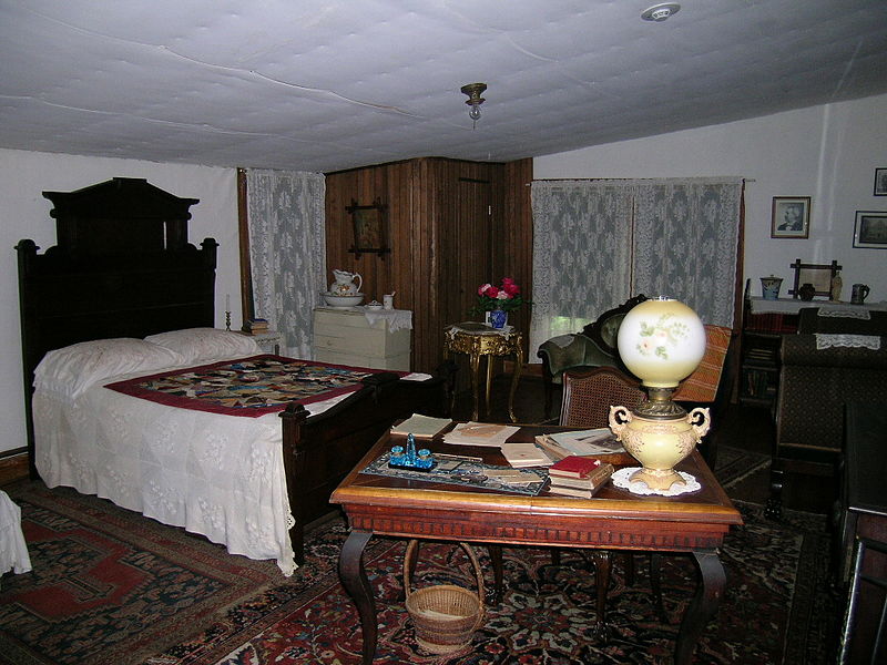 File:Clara Barton House, interior (21439761408).jpg