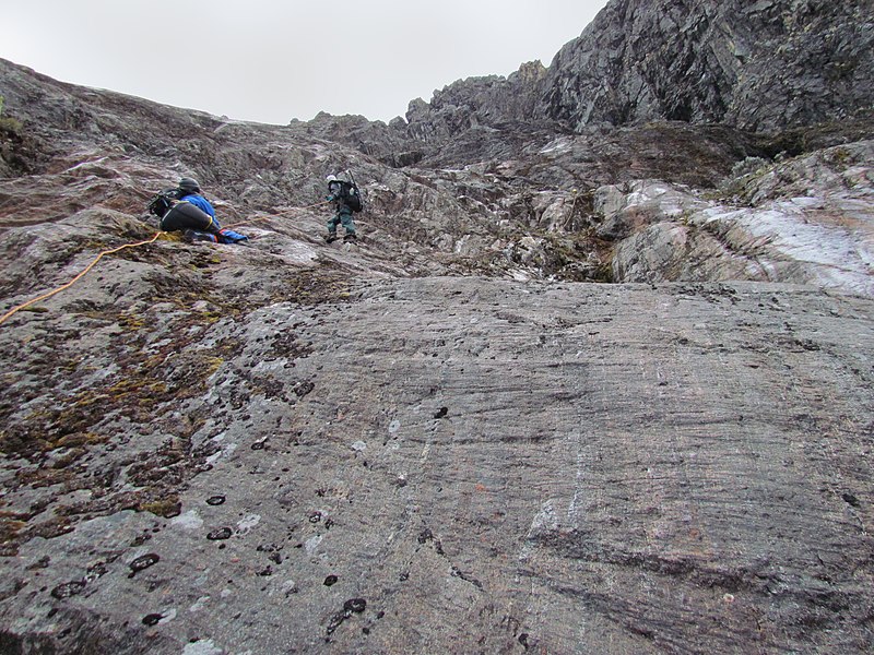 File:Climbing the moraine.JPG