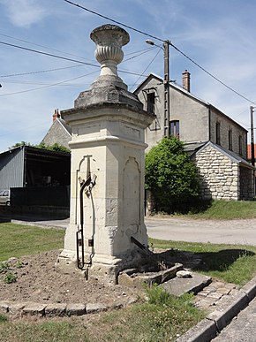 Colligis-Crandelain (Aisne) pompe de Colligis.JPG