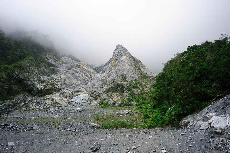 File:Craggy rocks (Unsplash).jpg