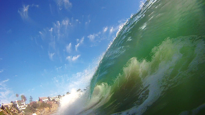 File:Crescent Bay Wave Laguna Beach (5137640341).jpg