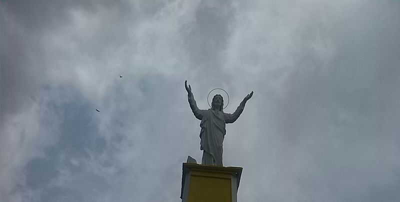 File:Cristo Rey habriendo sus brazos para cuidar la Ciudad.jpg