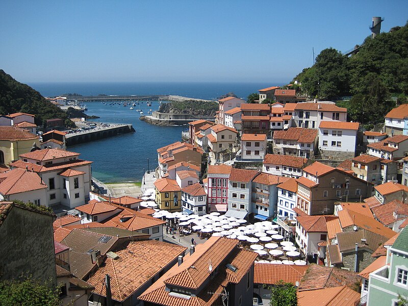 File:Cudillero Asturias.jpg