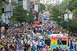 DEA18 0819 Pride 8803A.jpg