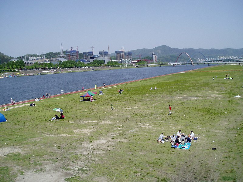 File:Daejeon Riverside - panoramio.jpg