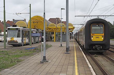 Arguably the easiest train-tram transfer can be made in De Panne, with trams stopping within a stone's throw of the trains.