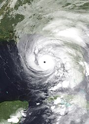 Dennis che si dirige verso il Florida Panhandle, il 10 luglio