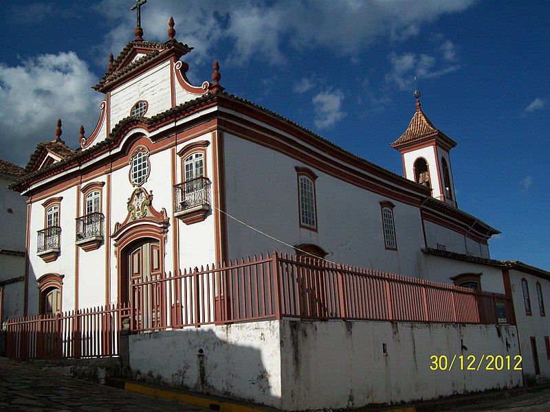 File:Diamantina MG Brasil - Igreja N. S. do Carmo - panoramio.jpg