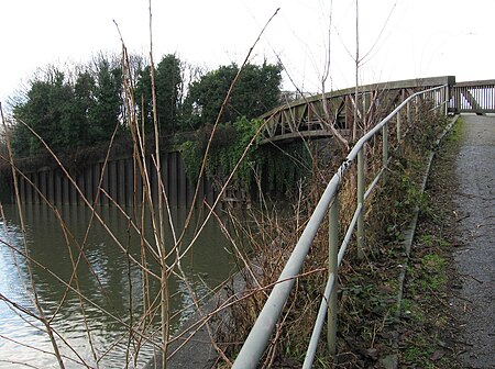 Doncaster footbridge over River Cheswold geograph.org.uk 2225226