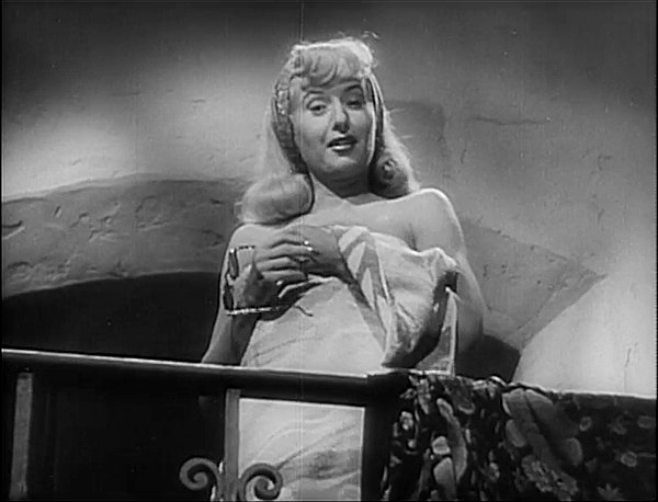 Wilder supposedly chose a bad wig for Stanwyck to underscore Phyllis's "sleazy phoniness".