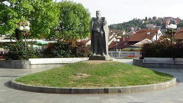 Živojin Mišić's statue in Valjevo.