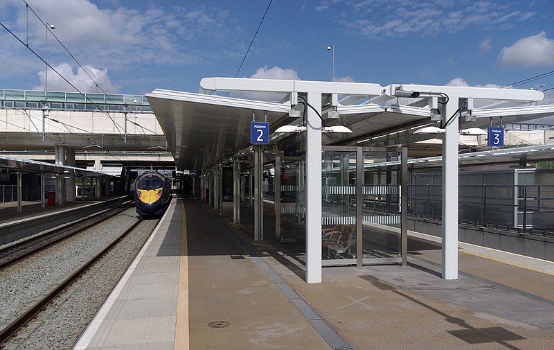 File:Ebbsfleet International railway station MMB 07 395004.jpg