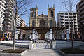 Plaza Campinos de Begoña, taustalla Iglesia de San Lorenzo.