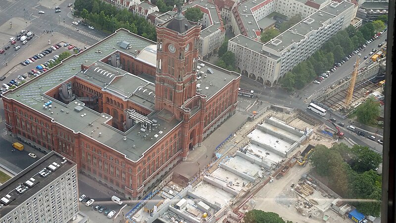 File:Fernsehturm views Rotes Rathaus and new U5 2015.jpg