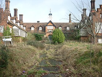 In a derelict state, 2010. Frank James Hospital,IOW.JPG