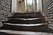Guillaume de Bernuy : seul le haut de l'escalier a conservé ses degrés de pierre.