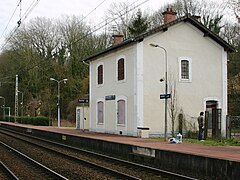 Ancien bâtiment voyageurs de la gare de Vosves, actuellement désaffecté.