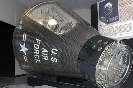 Спускаемый аппарат Blue Gemini (США, 1962).