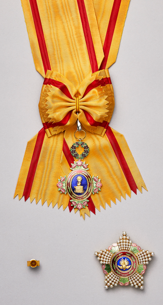 <span class="mw-page-title-main">Order of the Precious Crown</span> Japanese order