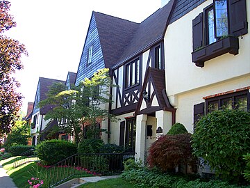 Fil:Grosse_Pointe_townhouses.jpg