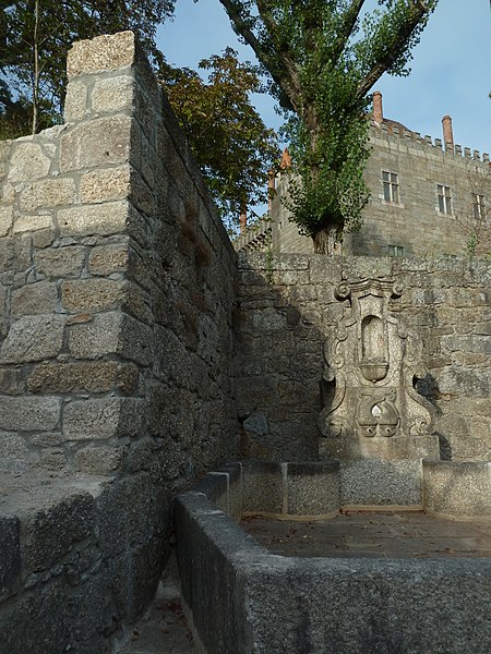 File:Guimarães (22006150133).jpg