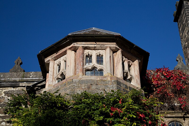 File:Gwydir Castle - view of dormer bay window.jpg