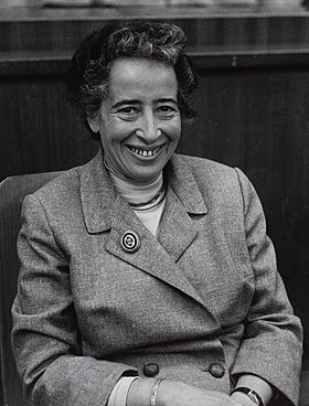Hannah Arendt auf dem 1. Kulturkritikerkongress, Barbara Niggl Radloff, FM-2019-1-5-9-16 (cropped).jpg