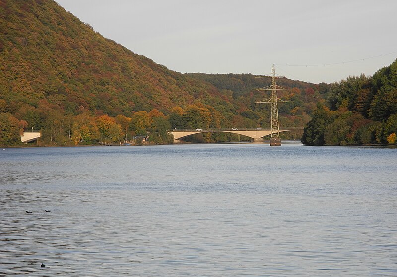 File:Hengsteysee nach O, Brücke Dortmunder Straße der L 704 (2).jpg