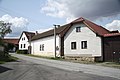 Čeština: Domy v Syrově, okr. Pelhřimov. English: Houses in Syrov, Pelhřimov District.