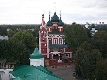 Церковь архангела михаила где. Храм Михаила Архангела Ярославль. Гарнизонная Церковь Архангела Михаила Ярославль. Храм Михаила Архангела Ярославль башня. Храм Михаила Архангела Ярославль внутри.