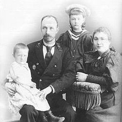 I. V. Goslavski with his family.jpg