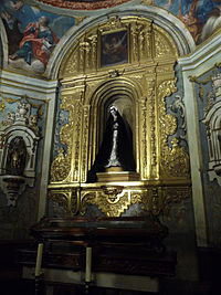 Retablo de La Dolorosa en la Capilla de la Soledad. A sus pies el Santo Sepulcro.