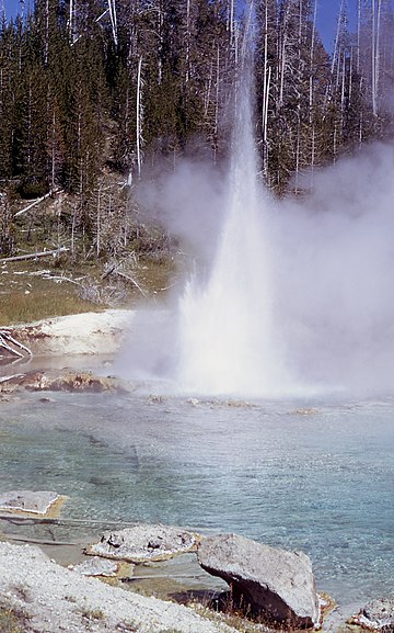 Bestand:ImperialGeyser1972.jpg