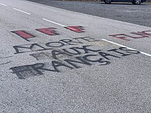 Inscription reading "Death to the French" on the route D81, San-Gavino-di-Tenda, 2021. Inscription Morts Francais Route D81 - San-Gavino-di-Tenda (FR2B) - 2021-09-10 - 2.jpg