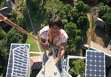 Antenna installation at Napo, Loreto (March 2007) Instalacion de antena en Napo, Iquitos (Marzo 2007).JPG