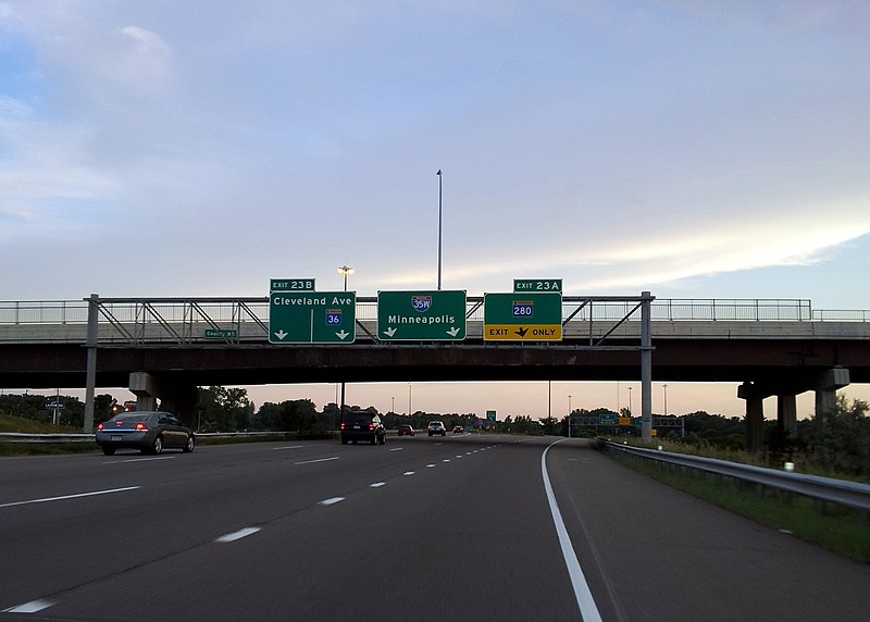 File:Interstate 35W - Roseville, MN - panoramio (18).jpg