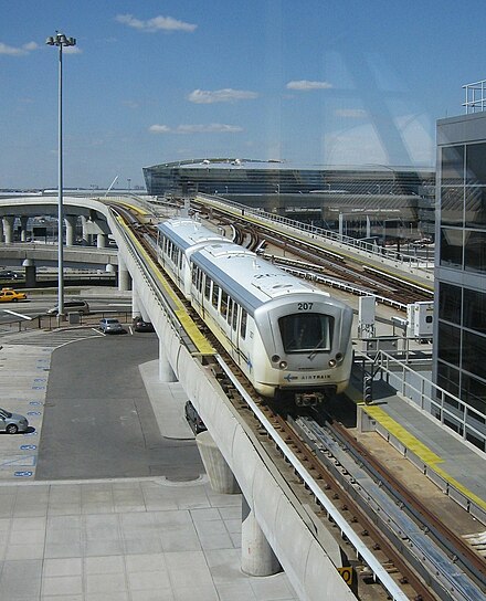 440px-JFK_airtrain.jpg