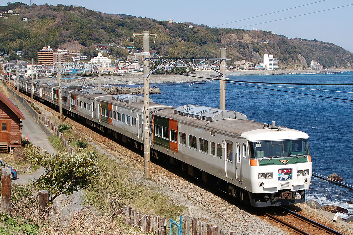 File:JR East 185 Limited Express Odoriko.jpg - Wikipedia