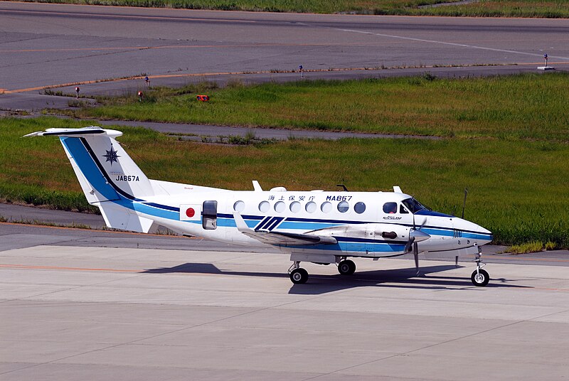 File:Japan Coast Guard Beechcraft King Air 350 (JA867AFL-222).jpg