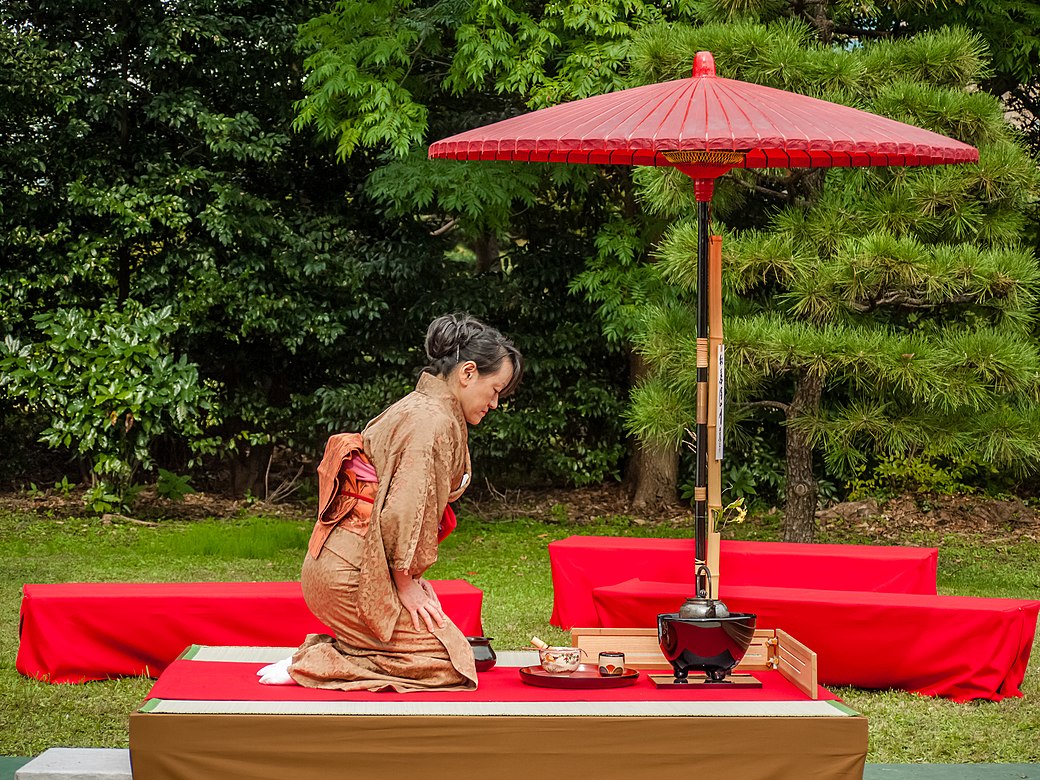 Чайная церемония в японском саду