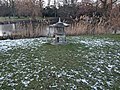 Japanische Laterne im Alsterpark am Alsterteich (1).jpg