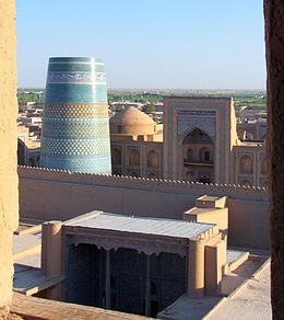 Kalta Minor et Amin Khan Madrassah, Khiva (4933933461) .jpg