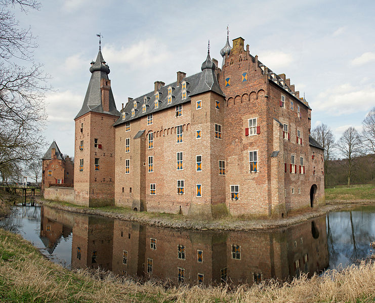 File:Kasteel Doorwerth Doorwerth Castle (5595552043).jpg