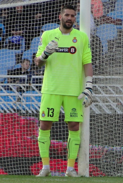 File:Kiko Casilla 2015.jpg