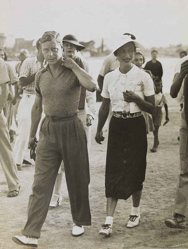 800px-King_Edward_VIII_and_Mrs_Simpson_on_holiday_in_Yugoslavia%2C_1936.jpg