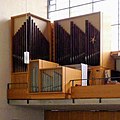 Kirche zur Heimat (Berlin-Zehlendorf) Orgelempore (cropped).JPG