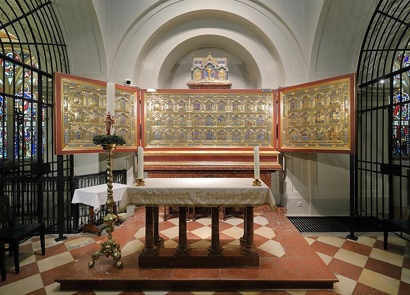 File:Klosterneuburg - Stift, Verduner Altar (2).JPG