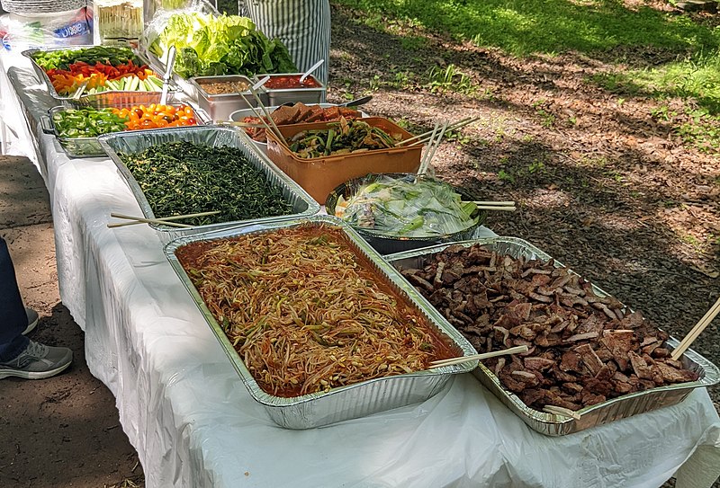 File:Korean potluck.jpg