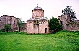 La chiesa e le mura