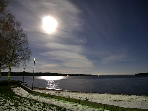 full moon at Lake Lappajärvi 20171104 (→ 2017 Lunar Calendar)
